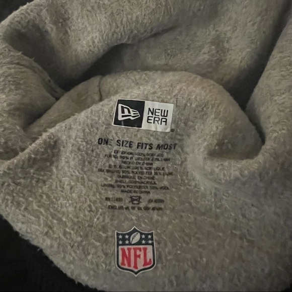 Buccaneers Beanie - Picture 2 of 3